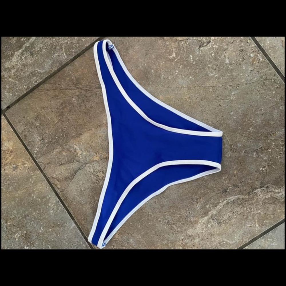 Kendal and Kylie bathing suit bottoms